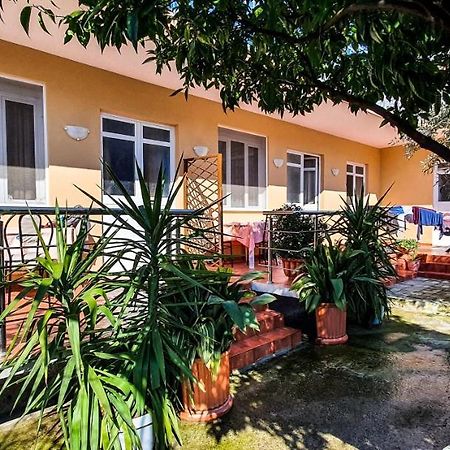 Berti Apartment Vlorë Extérieur photo