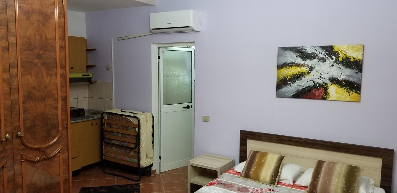 Berti Apartment Vlorë Extérieur photo